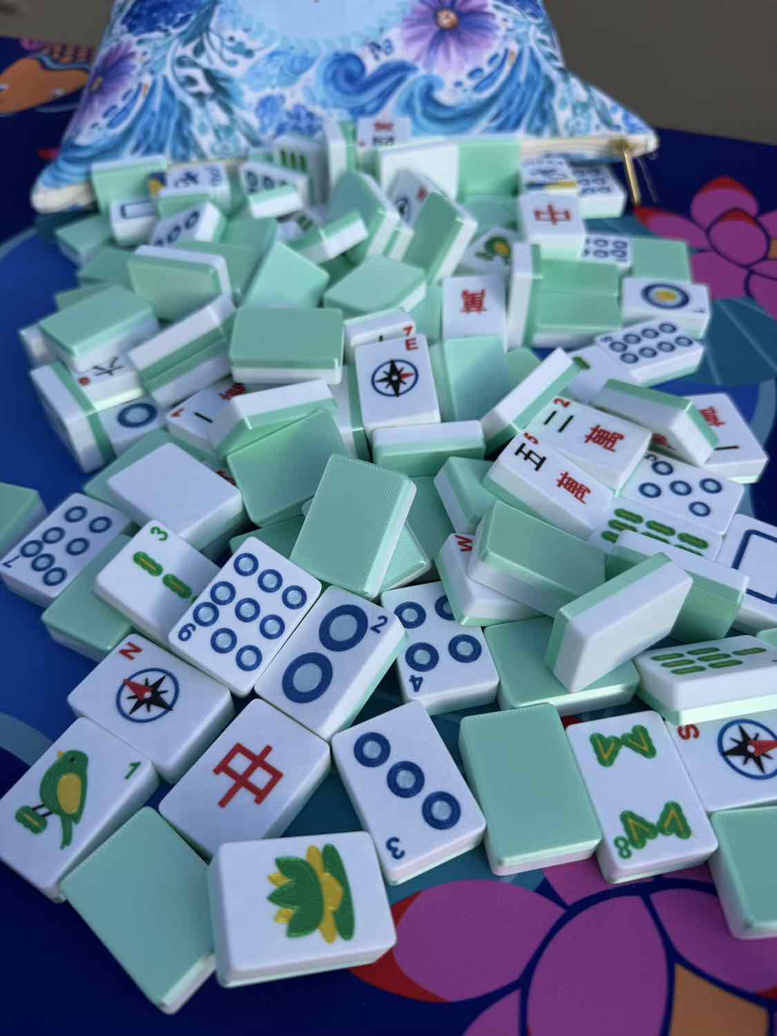 Travel Mahjong Tiles - Compass