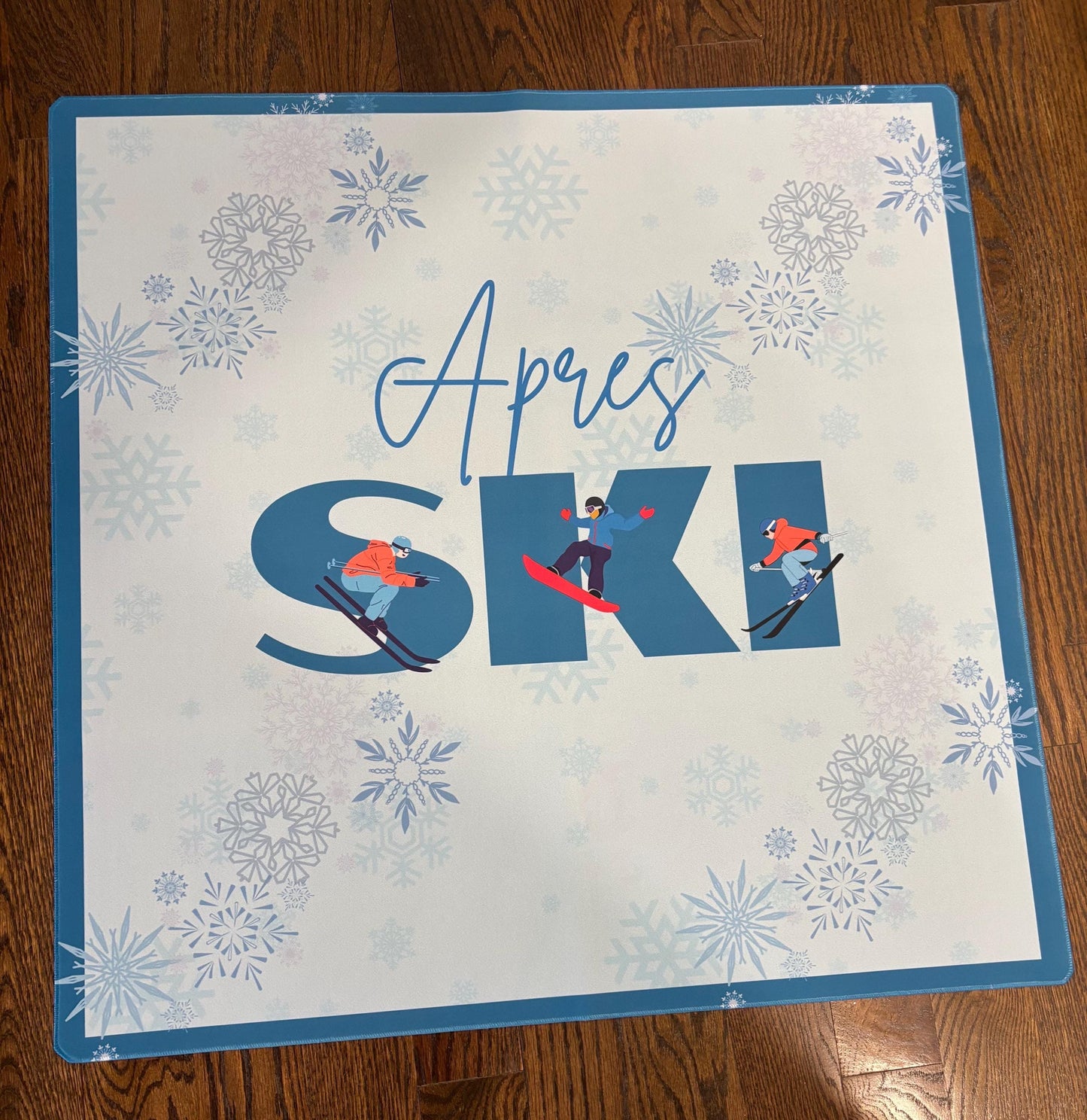 Apres Skiing in Teal with Skiers Mahjong Mat: Mahj Game Tabletop