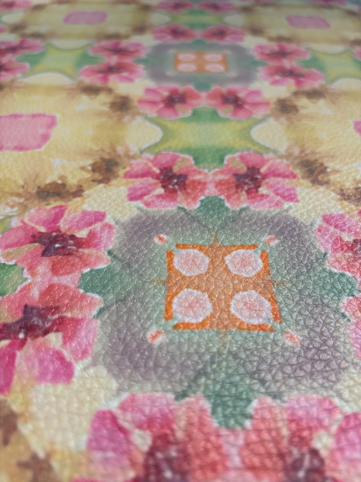 Pineapple Pattern no.36 Artist Collab Leatherette Mahjong Mat