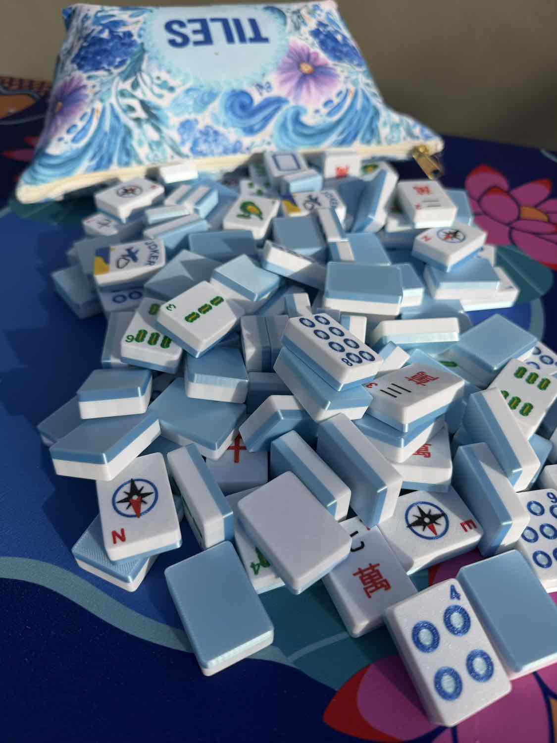 Travel Mahjong Tiles - Compass