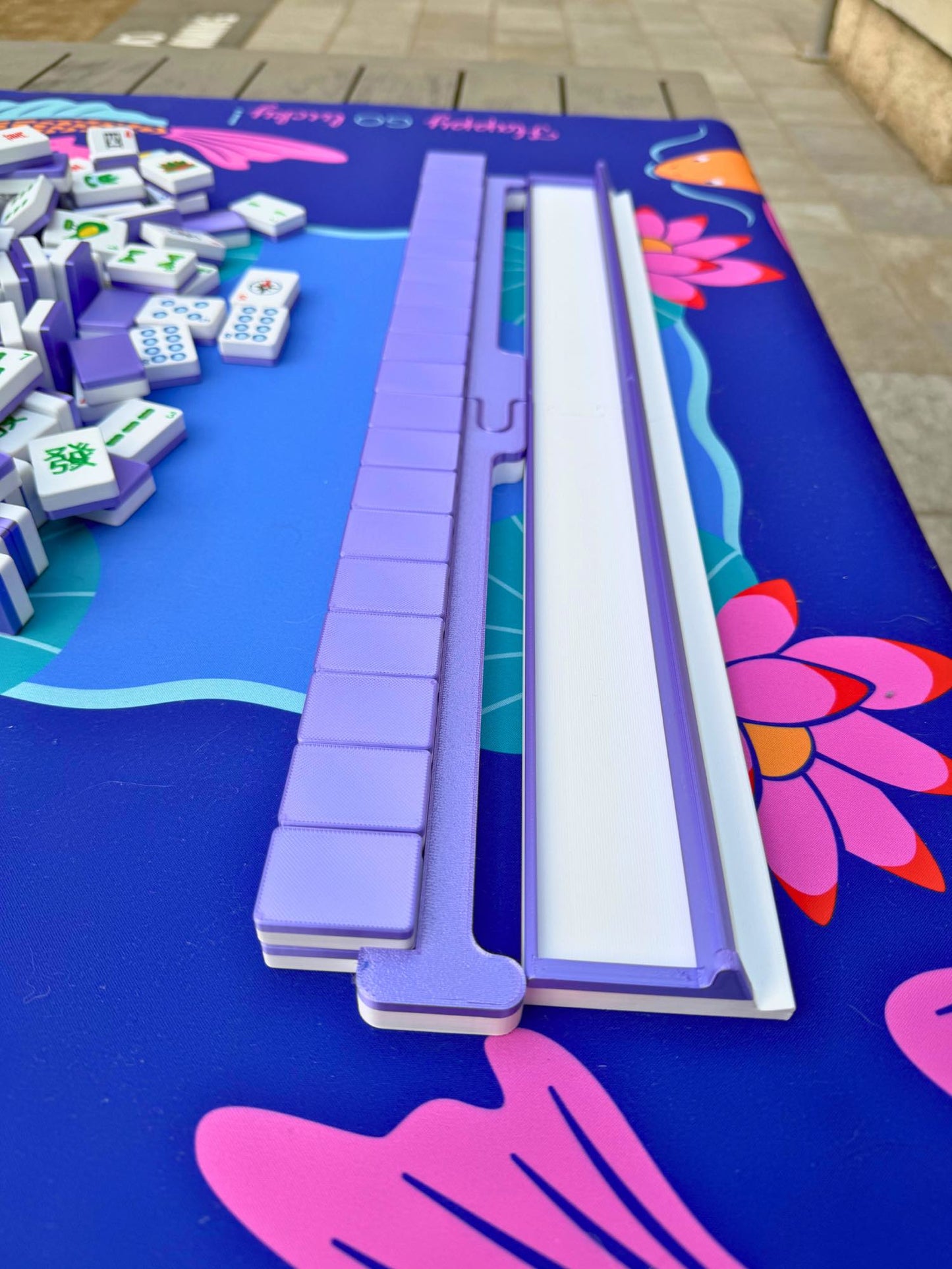 Travel Mahjong Tiles - Compass