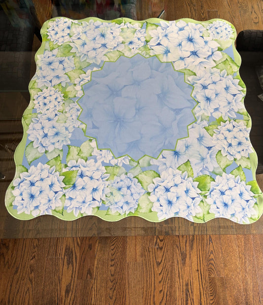 Scalloped Sea of Hydrangeas Mahjong Mat: Mahj Game Tabletop (31.5-inch)